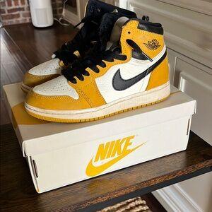 Nike Air Jordan 1 Retro High OG Yellow and Black